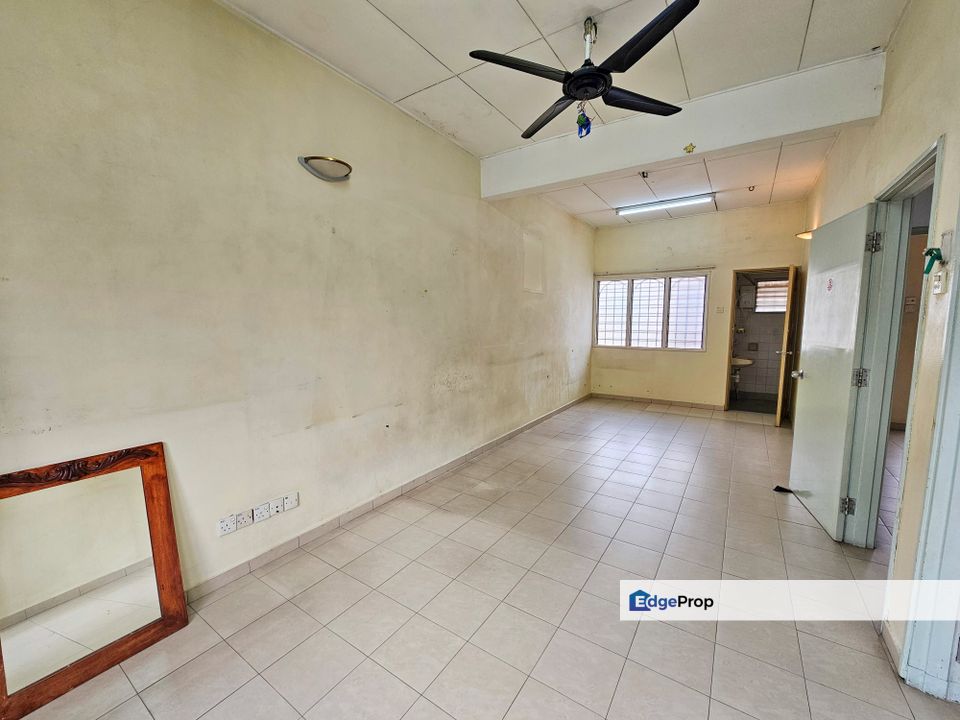 [GOOD CONDITION + GATED GUARDED + REFURBISHED] USJ 13, USJ 14, Subang Jaya, Selangor, USJ