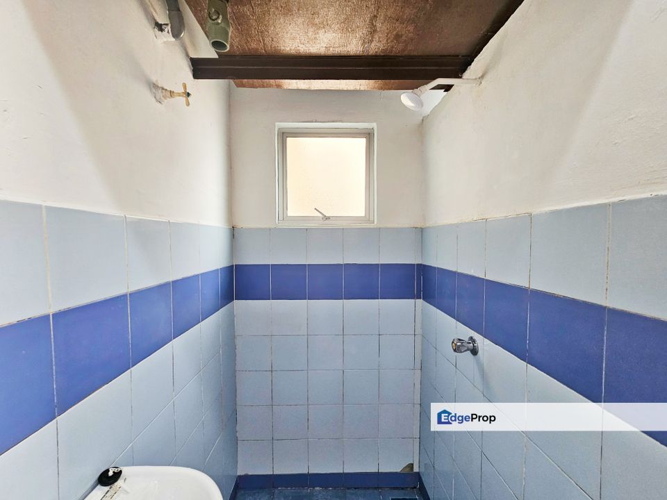 [Tip-top Condition + Renovated + Near Field] Pangsapuri Baiduri Bandar Tasik Kesuma, Selangor, Beranang