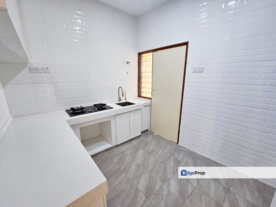 [140K EXPENSIVE FULL RENO + MOVE-IN READY] Taman Alam Megah Sekyen 27, Selangor, Shah Alam