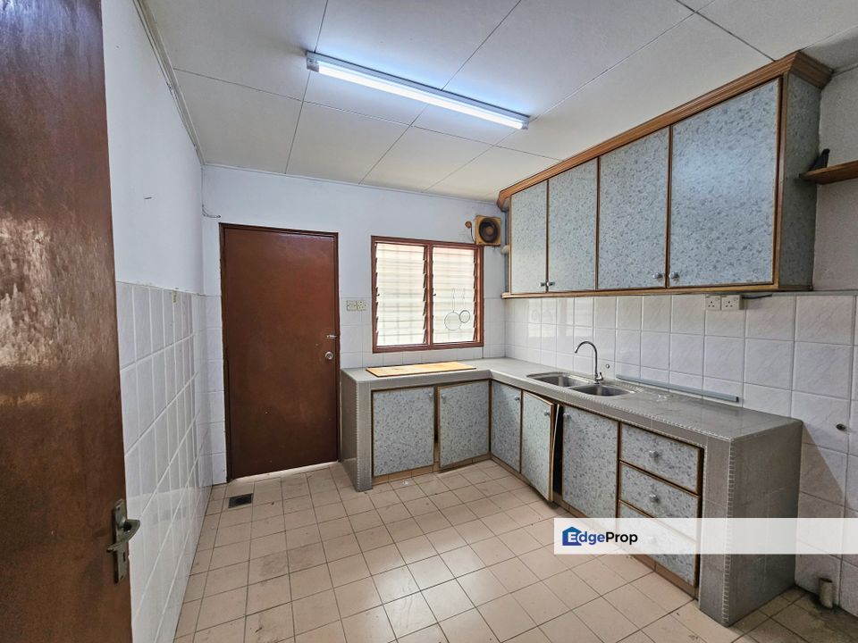 [EXTENDED BACK + WITH KITCHEN + NEAR FIELD] USJ 11, USJ 9, Subang Jaya, Selangor, Subang Jaya