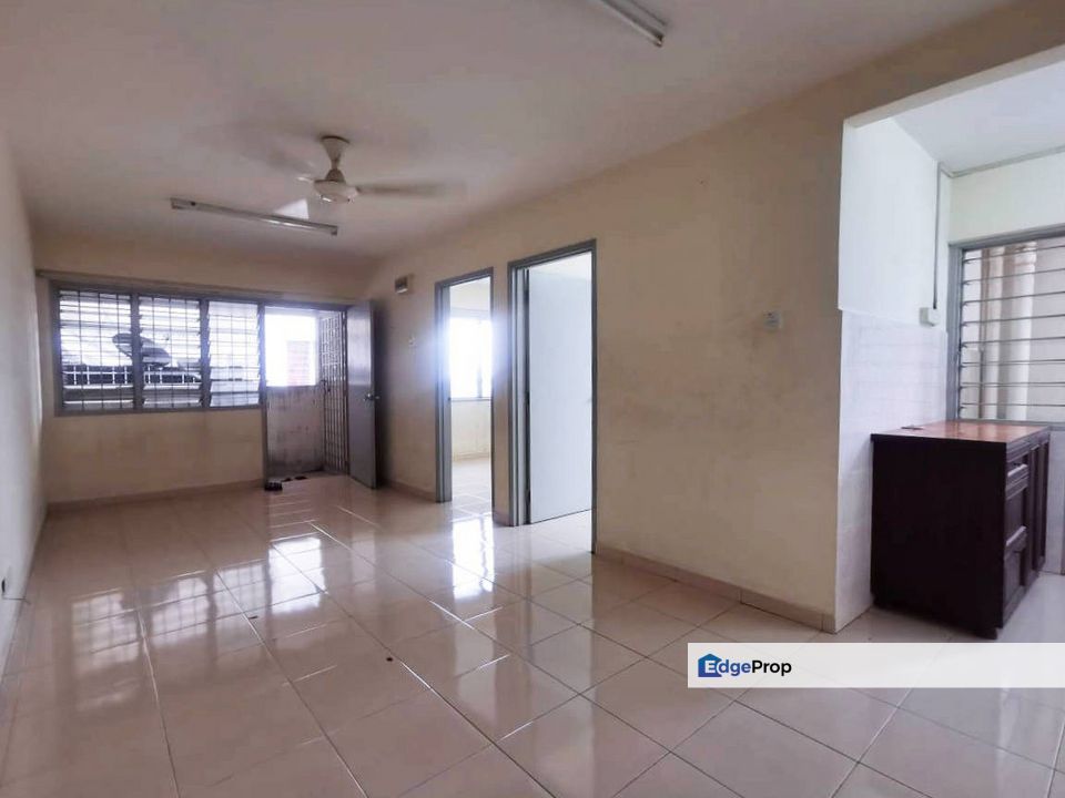 [GOOD CONDITION + GOOD LOCATION + NICE UNIT] Pelangi Ara Flat Bandar Utama, Selangor, Kayu Ara