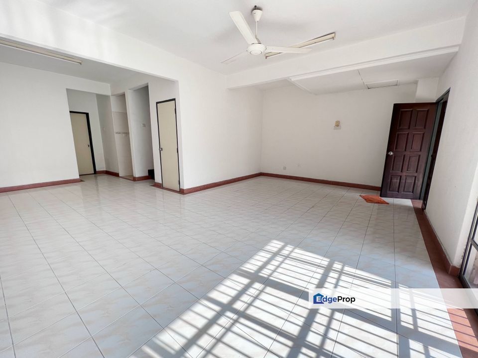 [NICE KITCHEN + GOOD CONDITION + NEAR FIELD] Anggerik Doritis, Kota Kemuning, Oncidium, Selangor, Kota Kemuning