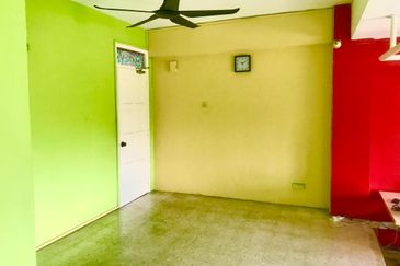 Cornerlot Cresent Condo for rent