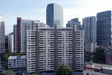 Cornerlot Cresent Condo for rent