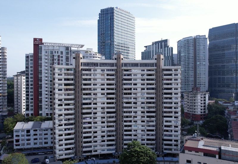 Cornerlot Cresent Condo for rent