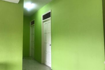 Cornerlot Cresent Condo for rent