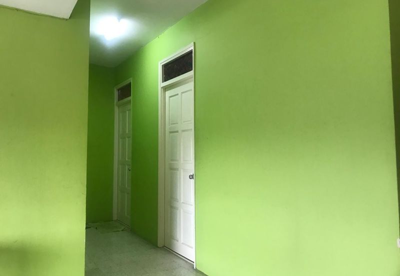 Cornerlot Cresent Condo for rent