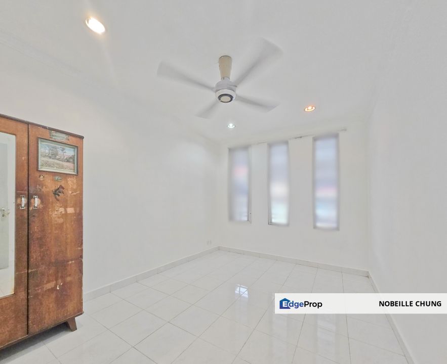 [KITCHEN EXTENDED + GOOD LOCATION + NEAR TO LRT SS14 & COMMERCIAL AREAS] SS 18, SS18 Subang Jaya USJ, Selangor, Subang Jaya