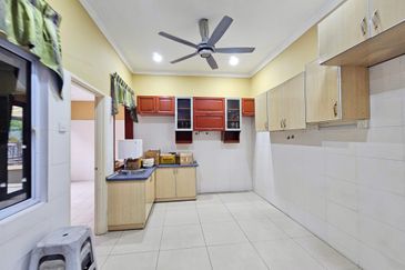 Jalan Kemuning Permai 33/41