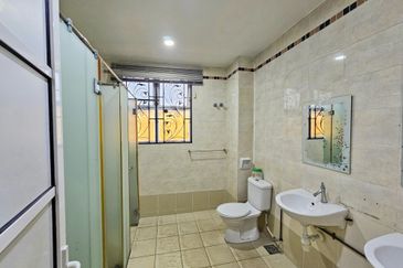 Jalan Kemuning Permai 33/41