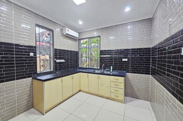 Jalan Kemuning Permai 33/41