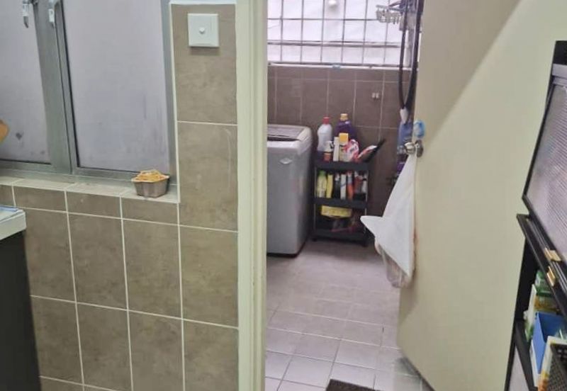 [LOWER-FLOOR UNIT + GATED GUARDED + WITH KITCHEN CABINET] Antilla Lagoon Villas, Kota Kemuning