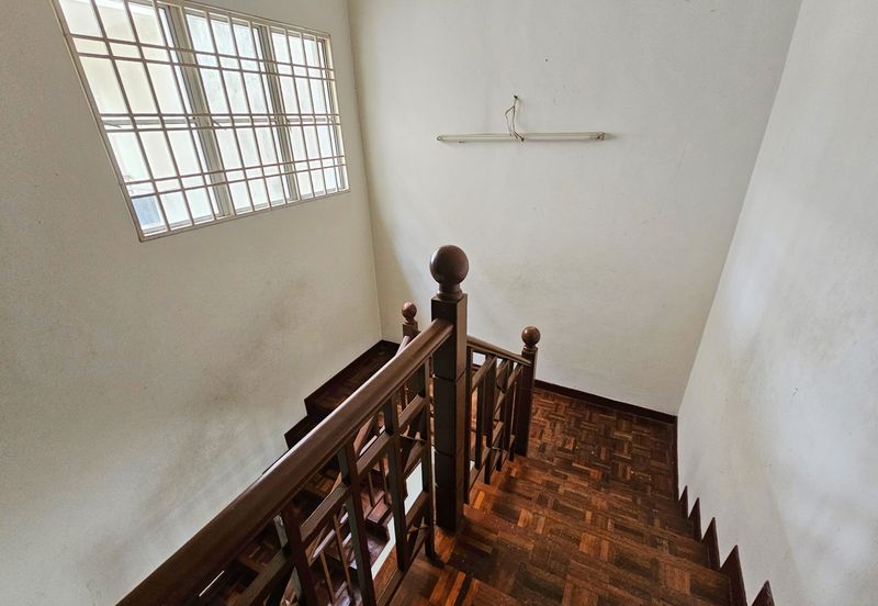 Jalan Putra Permai 10/1 T