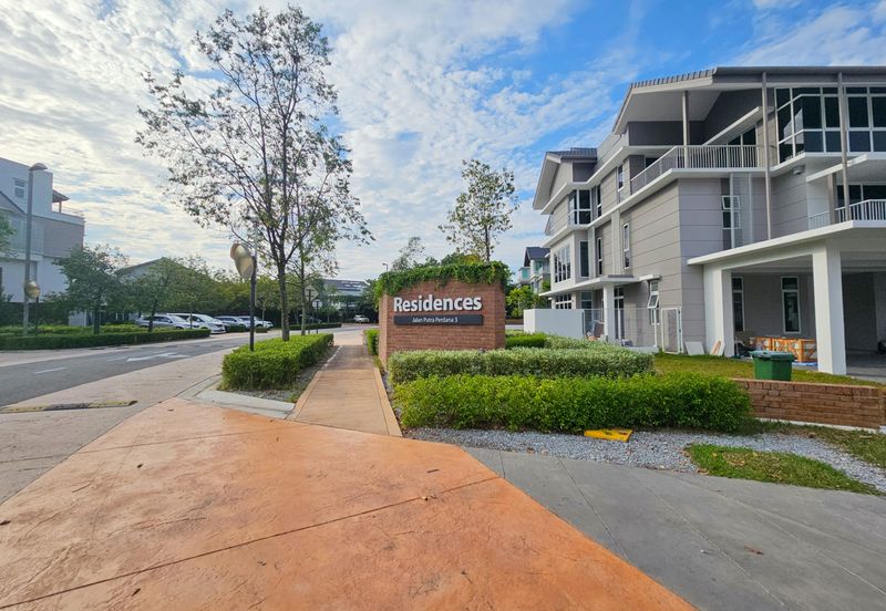 The Residence @ The Glades