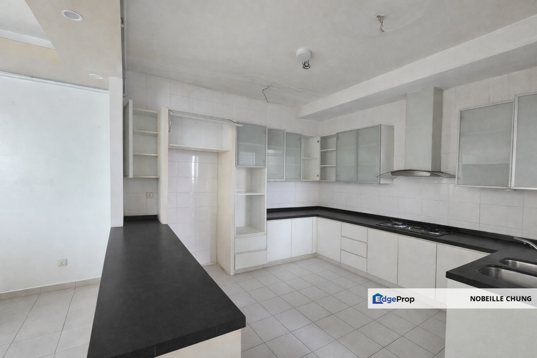 [1800SQFT BIG LAYOUT + 4+1 ROOMS 3 BATHS + LOW FLOOR UNIT] Residence USJ One Avenue Service Residence, Persiaran Subang Mewah, Selangor, USJ