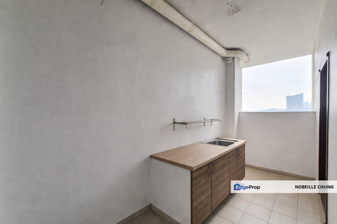 [1800SQFT BIG LAYOUT + 4+1 ROOMS 3 BATHS + LOW FLOOR UNIT] Residence USJ One Avenue Service Residence, Persiaran Subang Mewah, Selangor, USJ