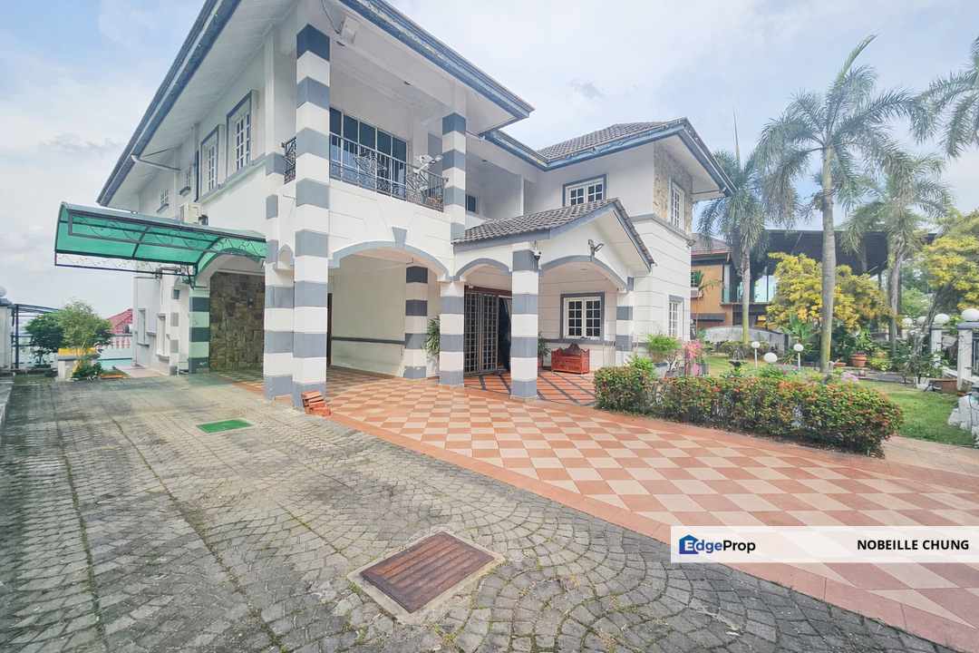 [FULL FURNISH + NICE LANDSCAPE + BIG BUNGALOW] 2.5-Sty Bungalow Taman Bukit Saga, Selangor, Shah Alam