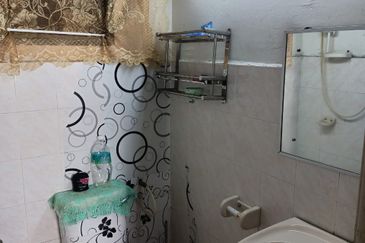 Vista Pinggiran, Taman Pinggiran Putra