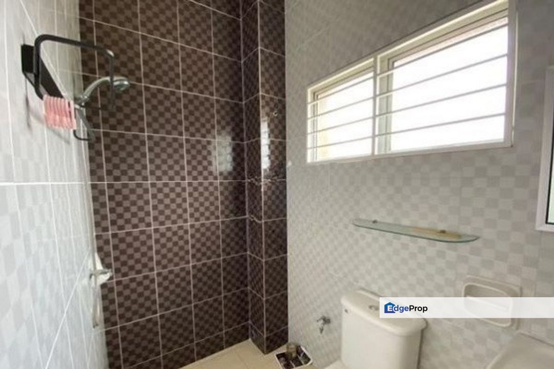 Gated Guarded Renovated Unit Cluster House Sp 9 Bandar Saujana Putra, Selangor, Jenjarom