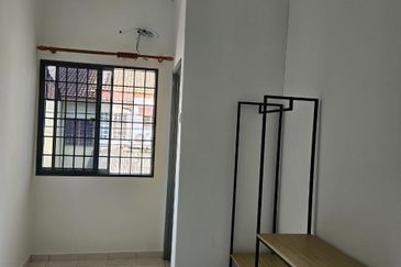 Taman Pinggiran Putra