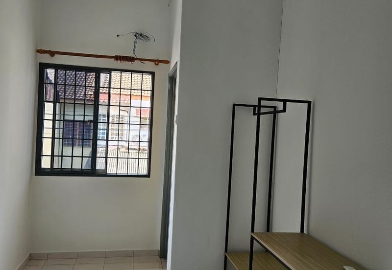 Taman Pinggiran Putra