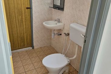 Taman Pinggiran Putra