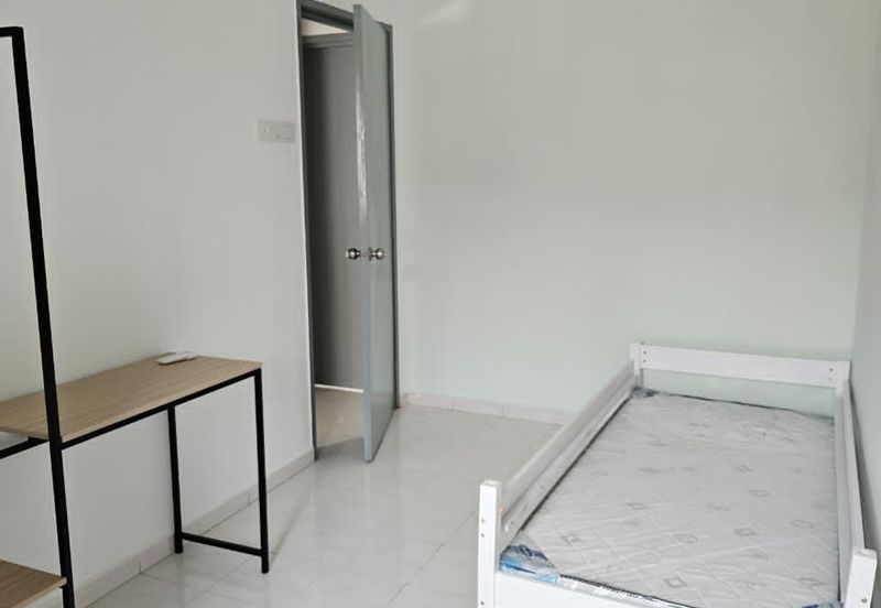 Taman Pinggiran Putra