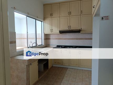 Freehold Superlink Huge Layout 2 Storey Putra Heights Subang Jaya, Selangor, Subang Jaya