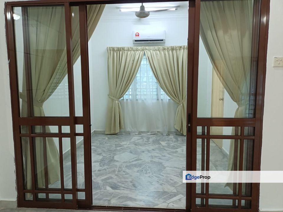 Freehold Superlink Huge Layout 2 Storey Putra Heights Subang Jaya, Selangor, Subang Jaya