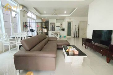 The Mews @ The Glades