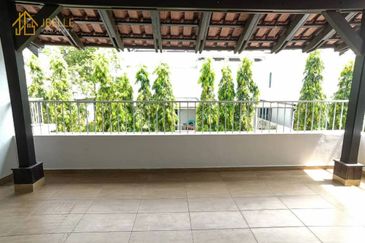 The Mews @ The Glades