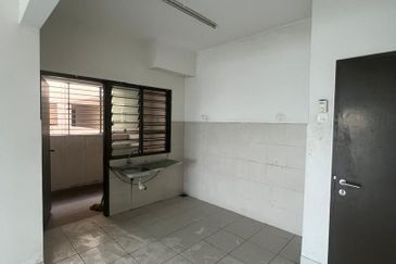 Akasia Apartment ( Setia Alam )