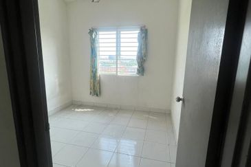 Akasia Apartment ( Setia Alam )
