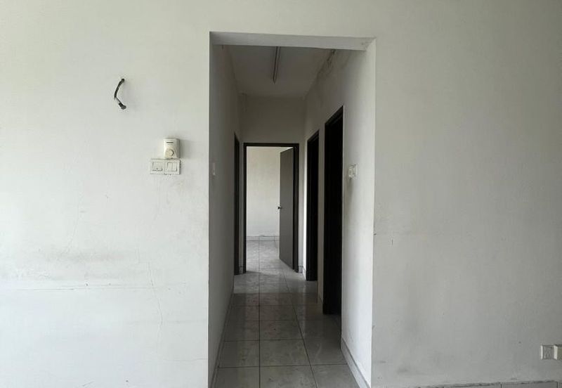 Akasia Apartment ( Setia Alam )