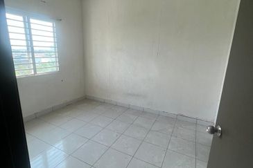 Akasia Apartment ( Setia Alam )