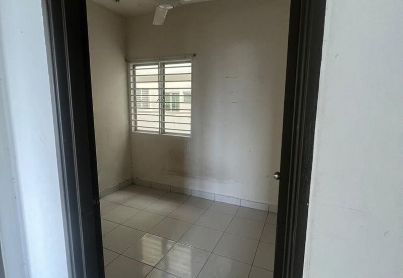 Akasia Apartment ( Setia Alam )