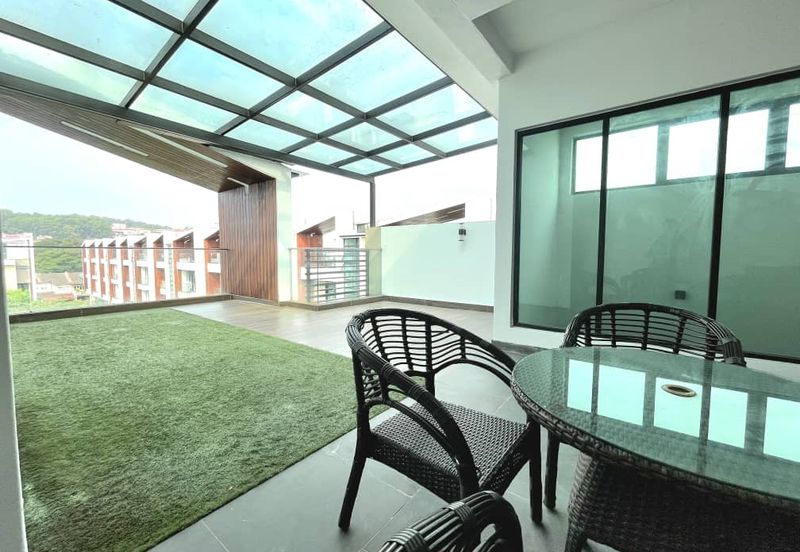 Tropical Villa Luxury Service Suites