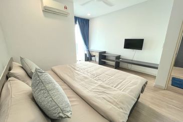 Tropical Villa Luxury Service Suites