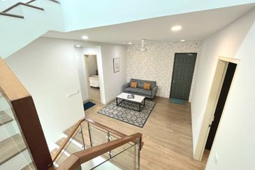 Tropical Villa Luxury Service Suites