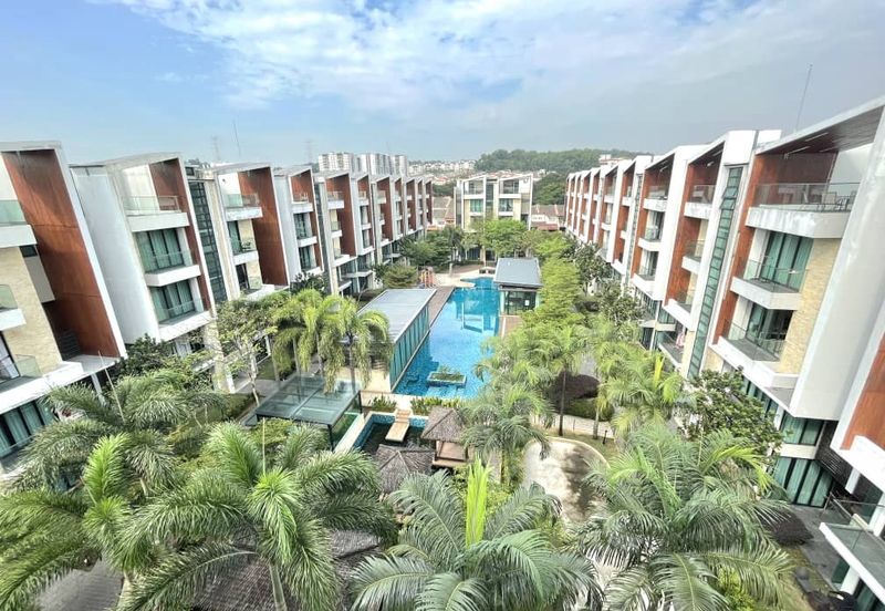 Tropical Villa Luxury Service Suites