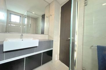 Tropical Villa Luxury Service Suites