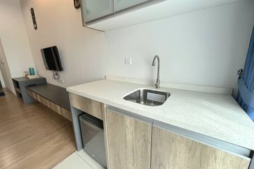 Tropical Villa Luxury Service Suites