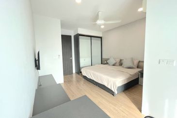 Tropical Villa Luxury Service Suites