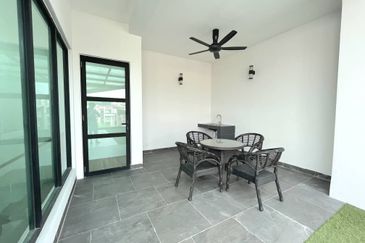 Tropical Villa Luxury Service Suites