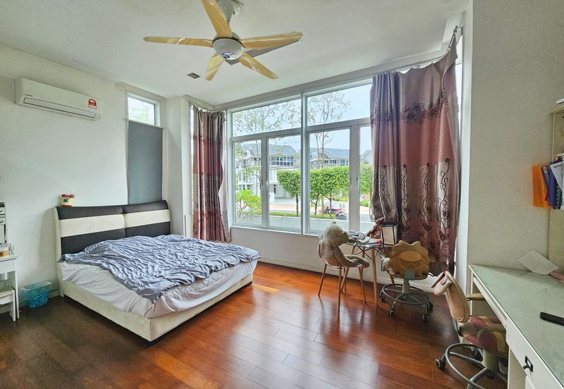 The Mews @ The Glades