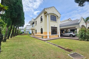 KGSAAS Golf Club, Seksyen 13