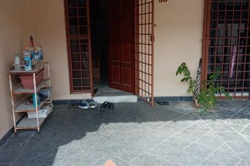 SUNGAI LONG KAJANG   HOUESE BANDAR 