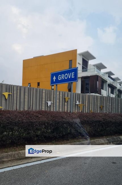 JALAN TASIK LAKE FEILD 3 STOREY TERERRACE @ DALE LAKE FIELD SUNGAI BESI For Sale, Kuala Lumpur, Sungai Besi