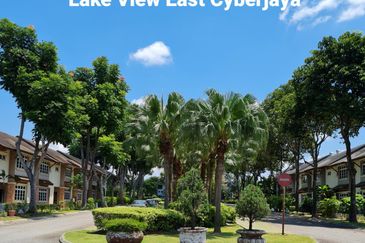 Perdana Lakeview West
