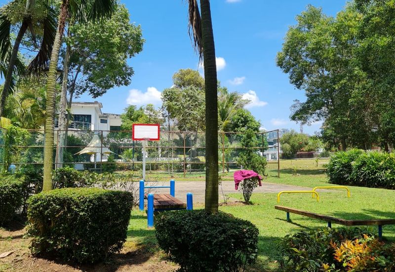 Perdana Lakeview West